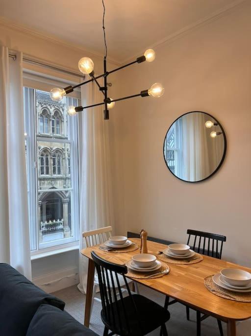 Modern Apartment Within Historic Chester City Walls מראה חיצוני תמונה