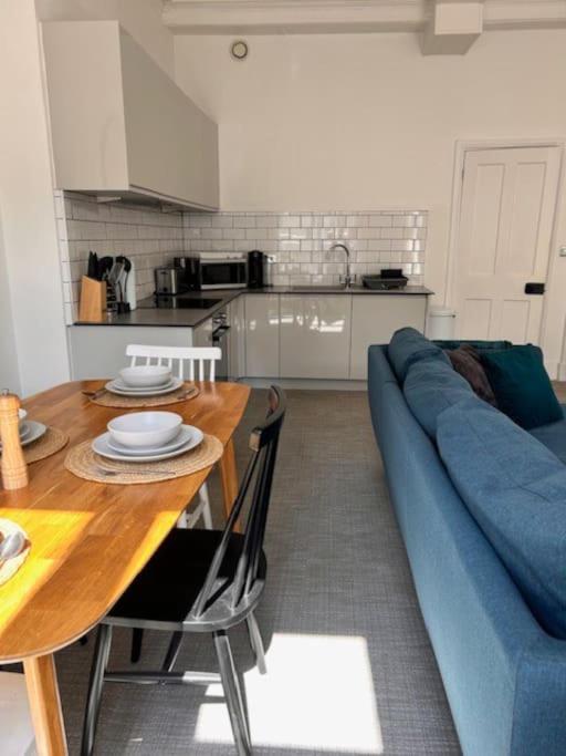 Modern Apartment Within Historic Chester City Walls מראה חיצוני תמונה